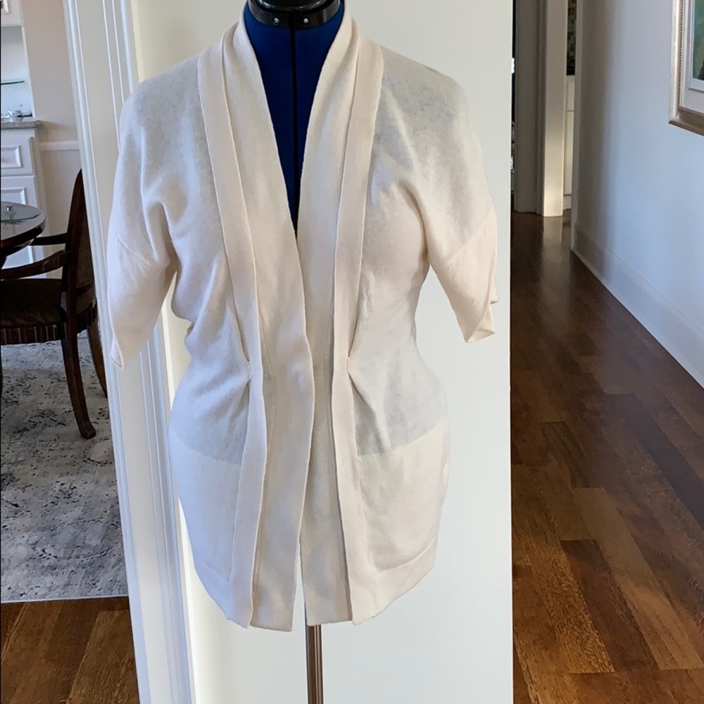 Cardigan to be worn with belt